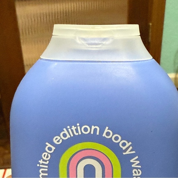 Method Limited Edition Festival FeelsPop Icon Vanilla Chantilly Cream Body Wash - Picture 3 of 5